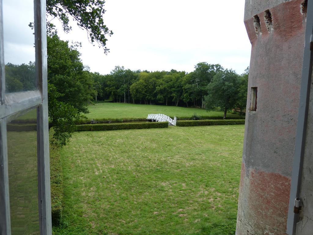 Chateau De Souesmes Exterior photo